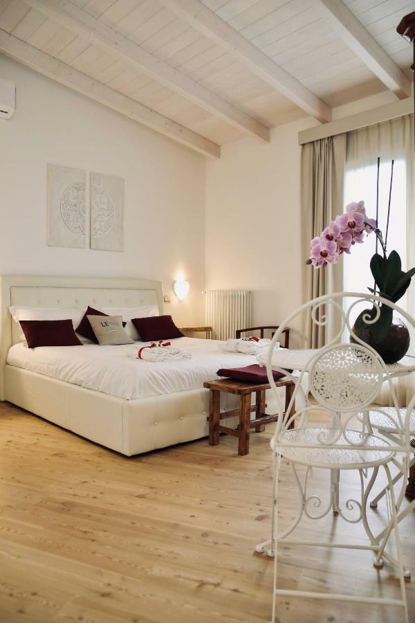 Le Home Rooms Lecce Exterior photo